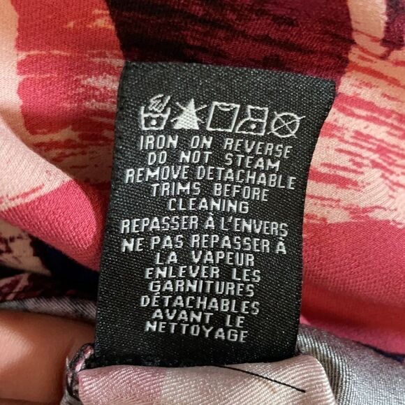 LE Chateau Abstract Viscose Crêpe Double V Size XXS - Picture 10 of 10